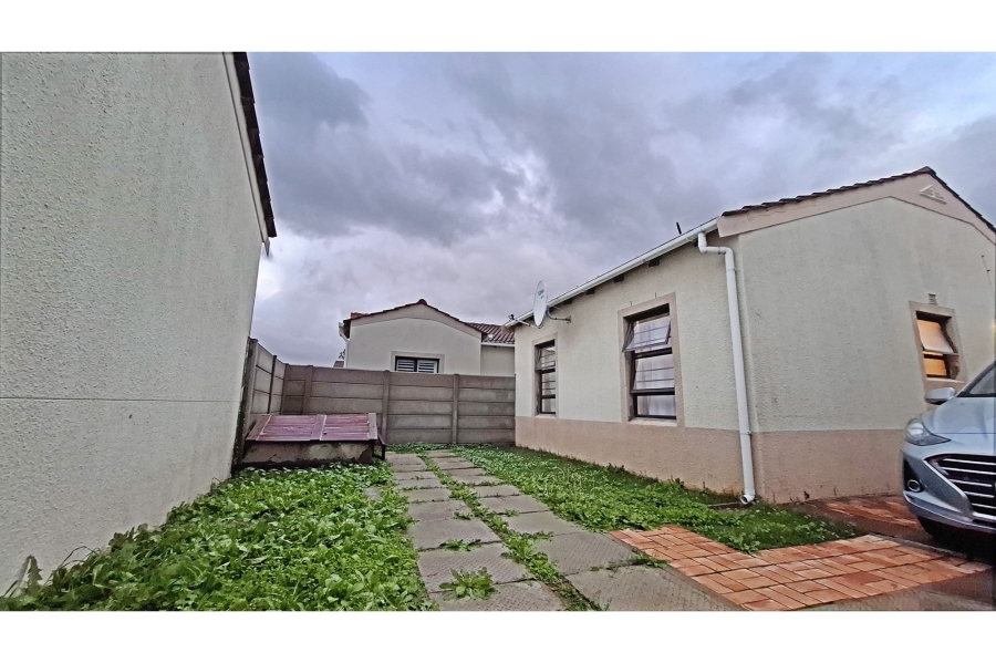 To Let 2 Bedroom Property for Rent in Victoria Park Western Cape